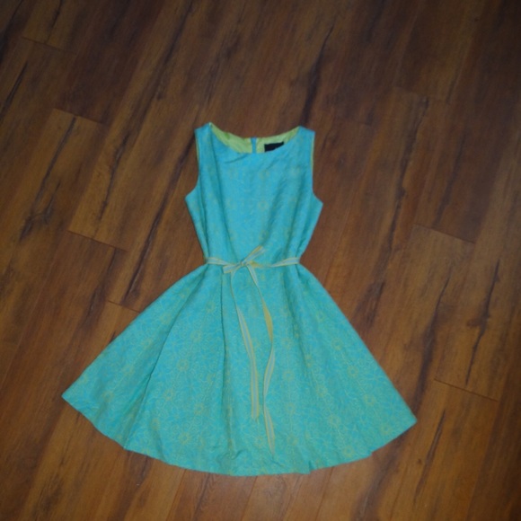 Light blue and lime green flowered spring dress - Picture 1 of 8